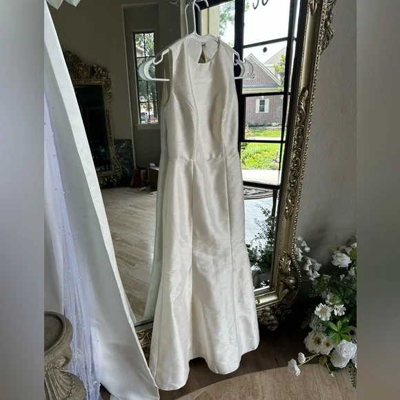 Alfred sung size 0 ivory gown - Picture 1 of 7